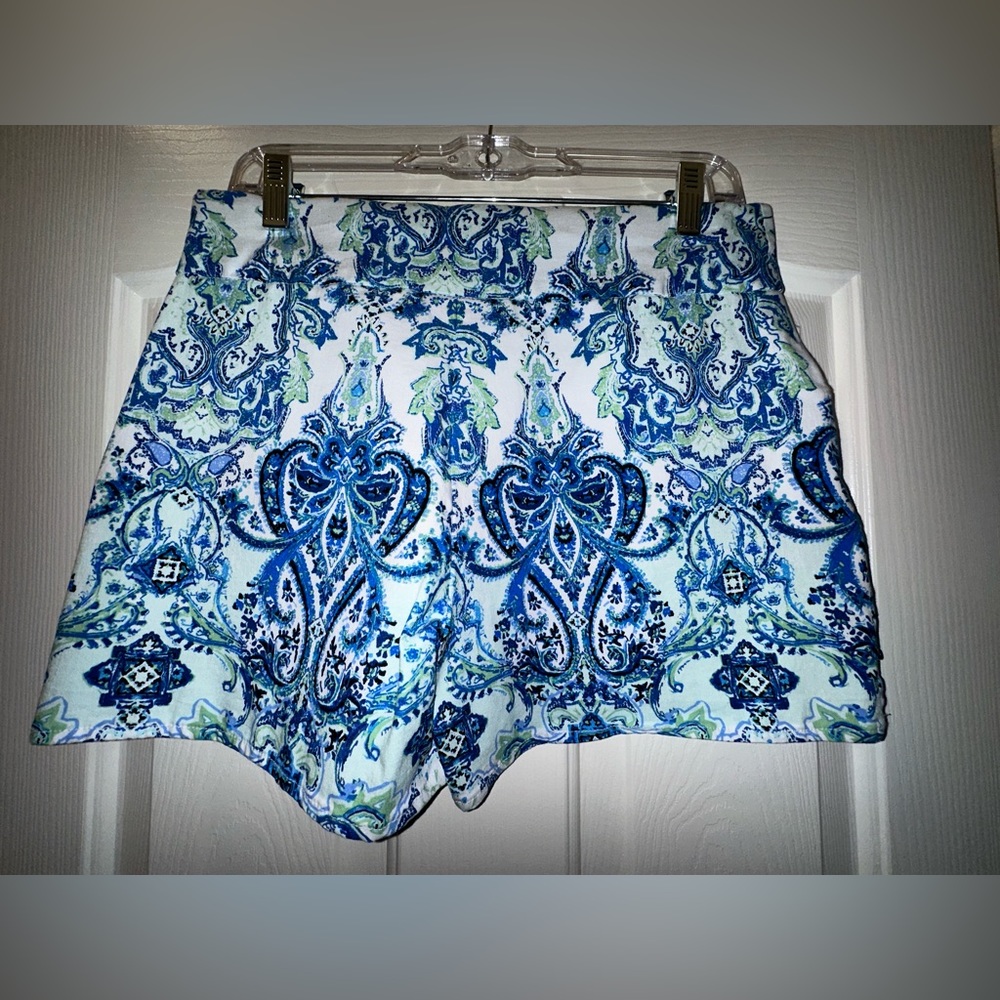 INC Stretch Shorts in blue pattern - Picture 5 of 6